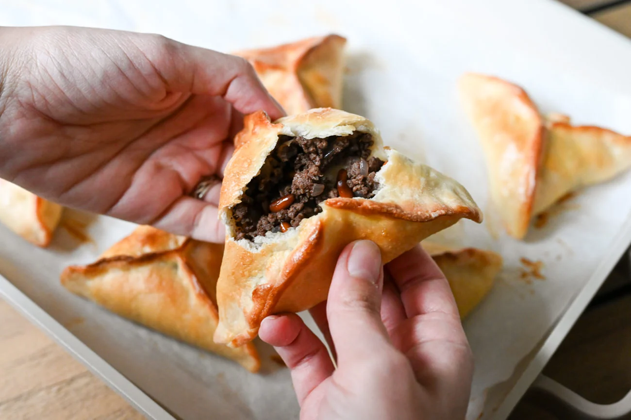 Lebanese Meat Pies (Fatayer Lahme)